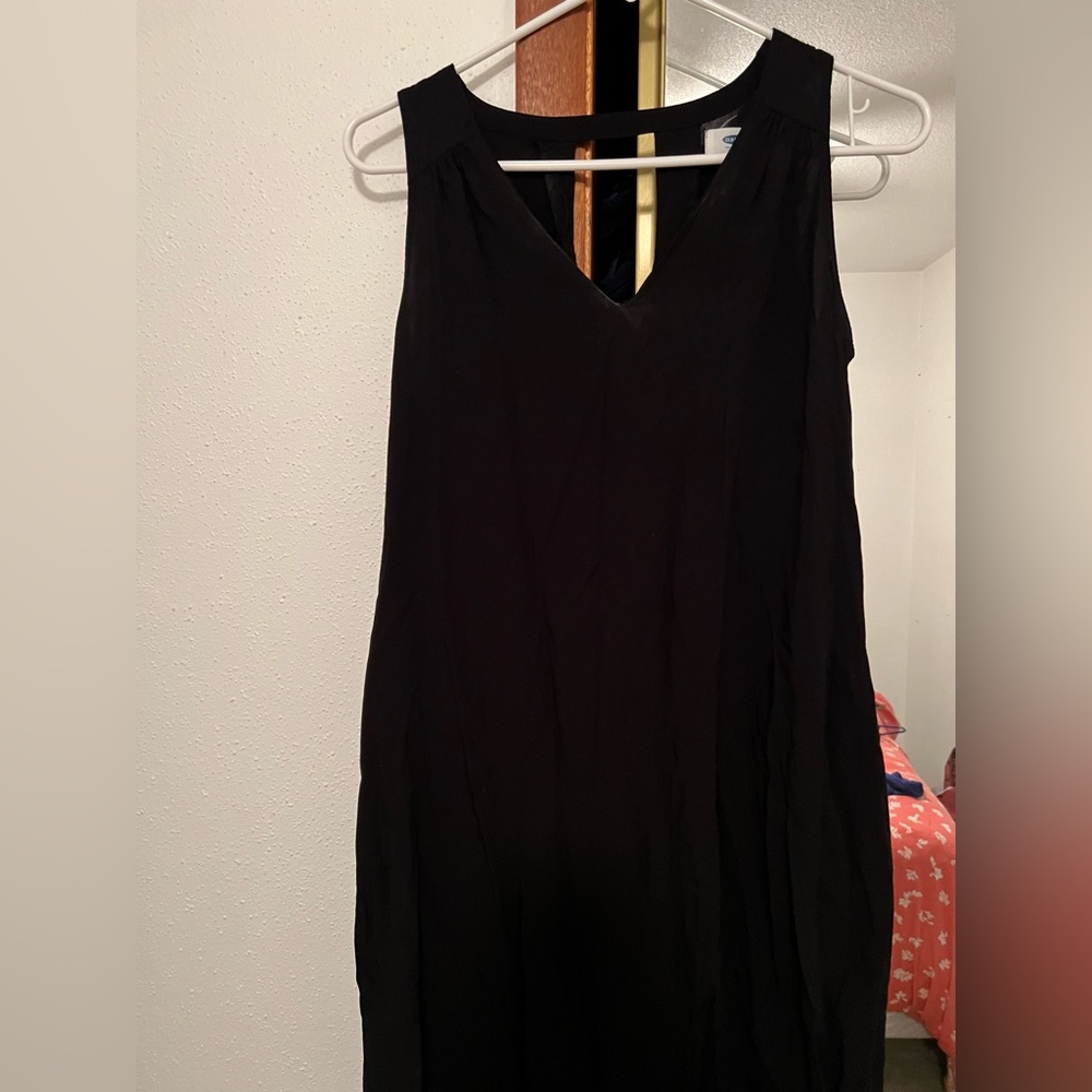 Women’s black vneck Dress